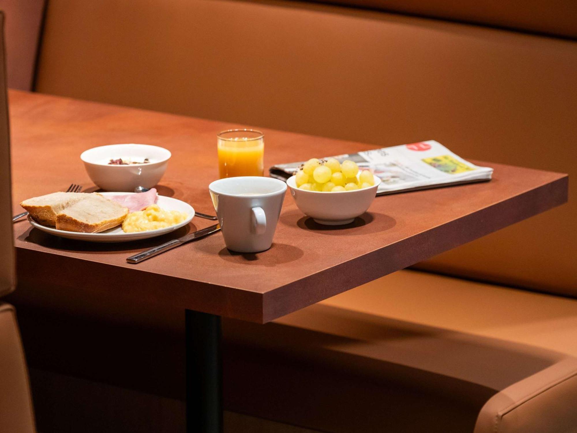 Ibis Nantes Treillieres Hotel Eksteriør billede
